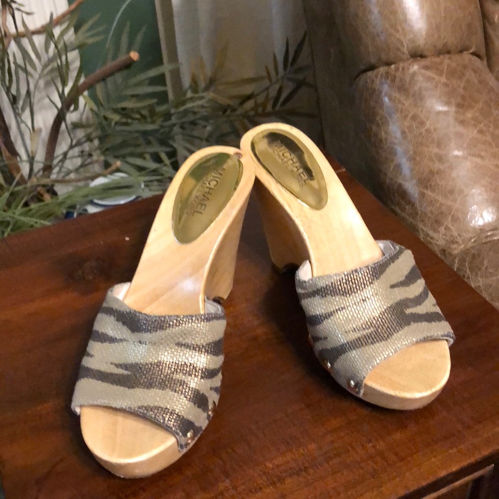 Michael Kors wooden sandals 👡